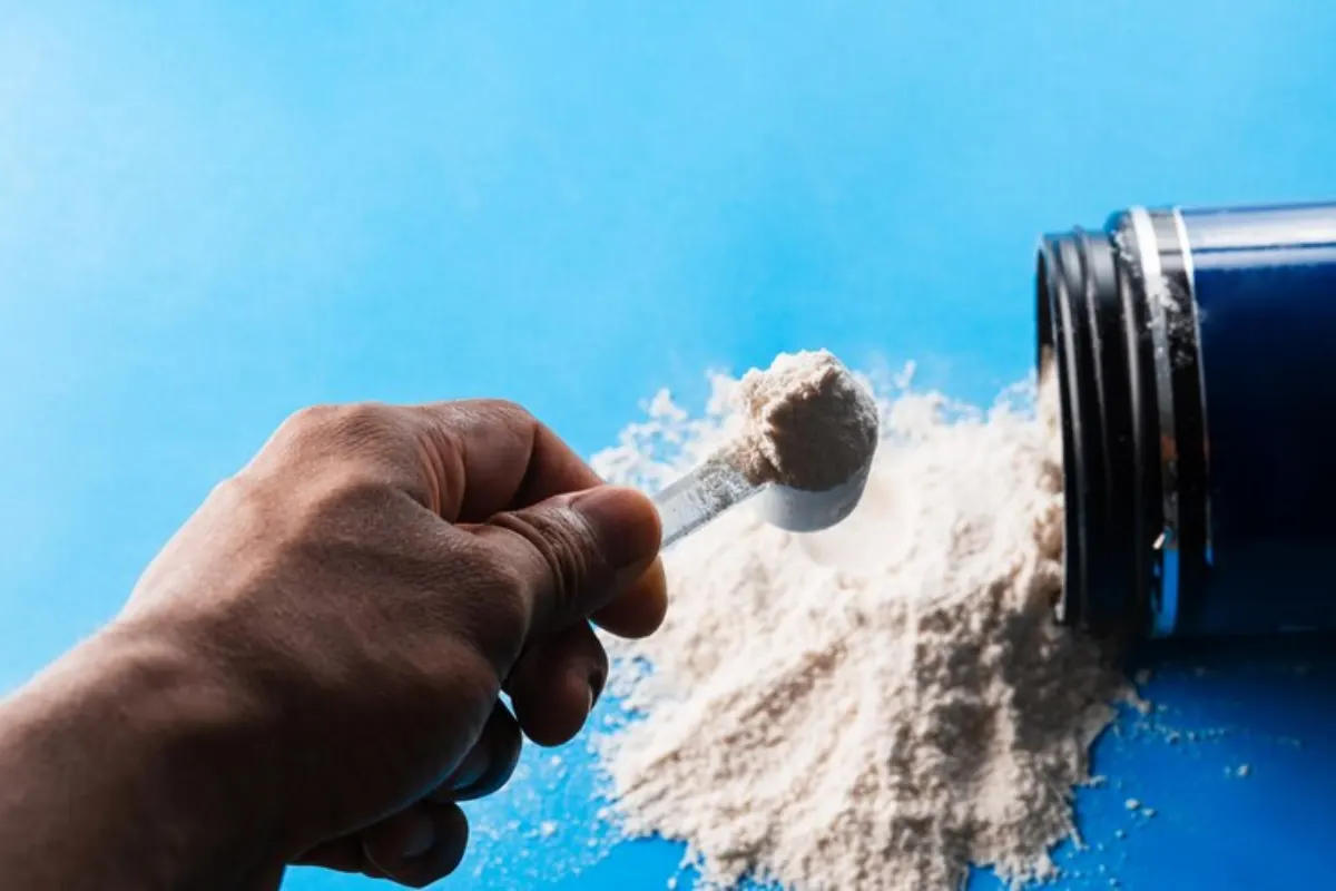 تفاوت پروتئین کازئین و پروتئین وی-پارسی پودر